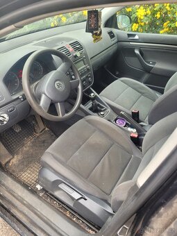 Volkswagen Golf 5 s motorem 1.6 benzin 75 kw - 4