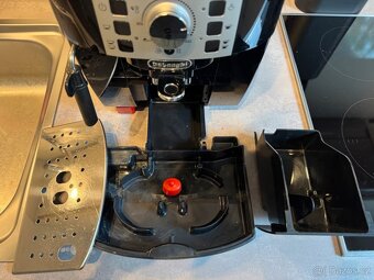 DeLonghi Magnifica S – automatický kávovar ve výborném stavu - 4