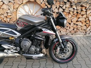 TRIUMPH STREET TRIPLE 765 RS - 4