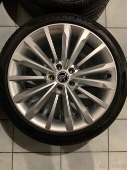 Alu kola Škoda R19 5X112 LETNÍ PNEU 235/40 R19 TRINITY - 4