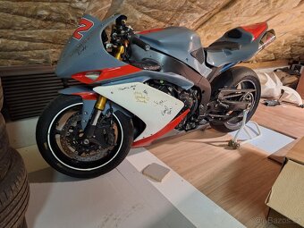 Yamaha yzf R1 RN19 okruhovka - 4