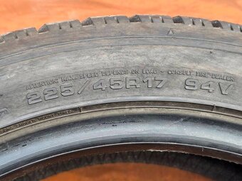 Zimní Dunlop 225/45/17 - 4