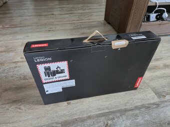 Lenovo Legion Pro 7 16IAX10H Eclipse Black kovový - 4