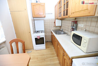 Prostorný udržovaný byt 3+1 v přízemí cihlové budově v klidn - 4