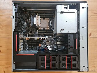 Lenovo P500 / E5-2698 v3 16C/32T / 32GB DDR4 RAM - 4