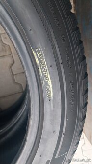 Prodám 2 x celoroční pneu Hankook 235/50/19 - 4
