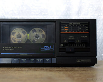 Kazetový magnetofon Technics. - 4