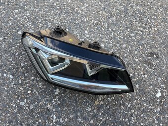 Vw Caddy pravý bi xenon - 4