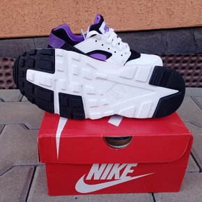 Nike huarache run GS white black purple punch - 4