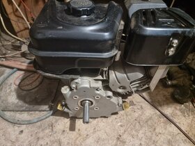 Motor Briggs& Stratton VANGUARD 200 - 4