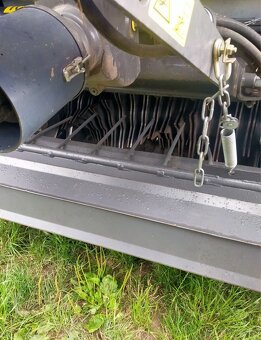 Claas Variant 385 RC - 4