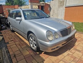 Mercedes E270 - 4