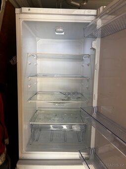 Lednice s mrazákem Beko - 4
