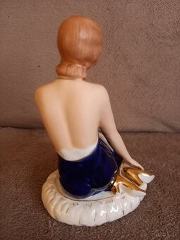 Soska sediaca dama Royal Dux - 4
