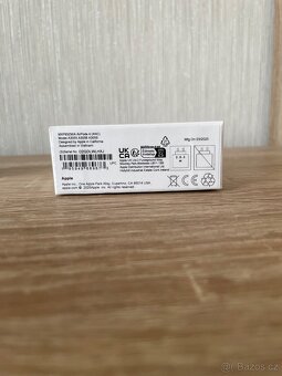 AirPods 4 s ANC - 4