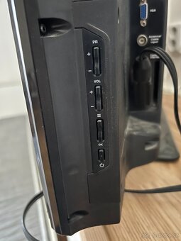 HD LED televize TCL L32E3000C - 4