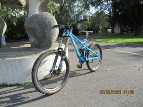 COMMENCAL DH SUPRAME V3 super stav - 4