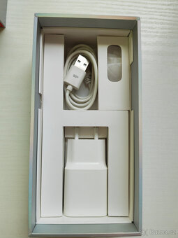 Xiaomi Mi 9 6 / 128 GB Ocean Blue - 4