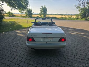 Mercedes E320 Cabrio - 4