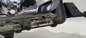 Hilux 2016 - levý a pravý světlomet led xenon - 4