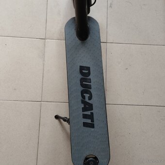Elektrokoloběžka Ducati. - 4