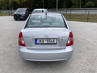Hyundai Accent 1,4 71 kW - 4