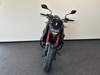 Honda CB 750 Hornet - 4