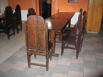 Masívní stůl a 6 židlí - 4