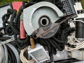 MIX z úklidu garáže, vše za 400 Kč - 4