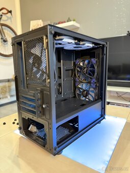 Počítačová skříň EVOLVEO M5 mATX - 4