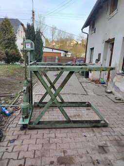 Hever nůžkový mobilní - 4