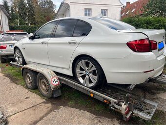 BMW 5 - F10 / F11 černá, bílá, modrá - 4