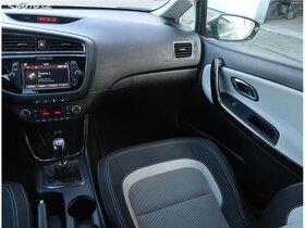 Kia Ceed 1.6 GDI 99kW hatchback benzin 2016 letní+zimní pneu - 4
