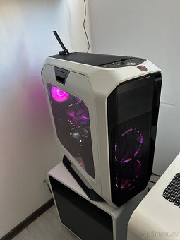 Prodám TOP herní PC skříň Corsair Big Tower - 4