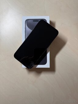 iPhone 15 Pro Max – 256 GB – poškozený - 4
