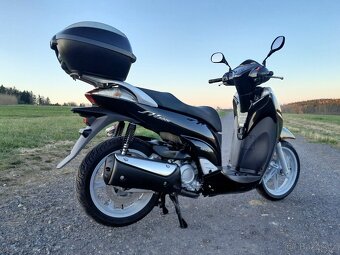Honda SH 300i - 4