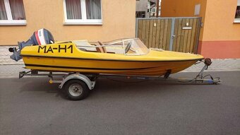 Motorový člun VegaSportovní člun kluzák s přívěsem - 4
