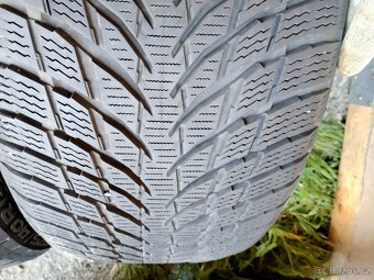 225/40/19 Nokian/Continental - zimní pneu 4ks - 4