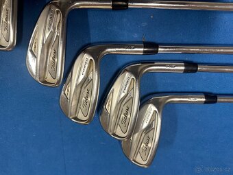 Golfové hole Titleist AP2 718 - 4