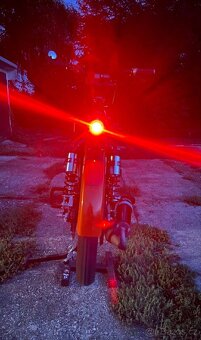 Babetta Custom zadní LED světlo - 4