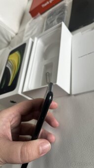 Iphone SE 2020 64GB Top stav - 4