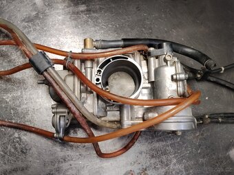 Prodám karburátor Yamaha YZF250 - 4