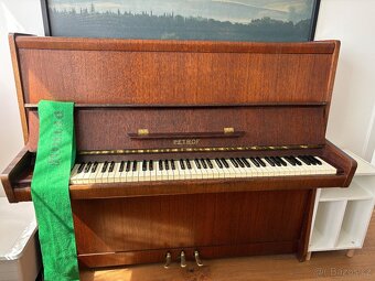Piano PETROF - 4
