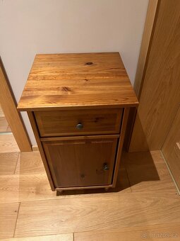 Noční stolek IKEA Hemnes - 4