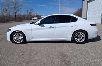 Alfa Romeo Giulia 2021 - 4