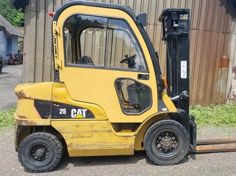 vysokozdvižný vozík Cat DP25N - 4