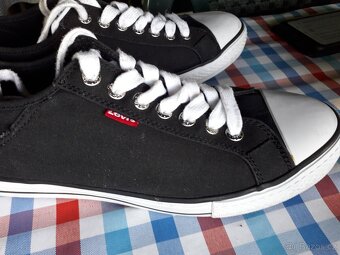 Levis - 4