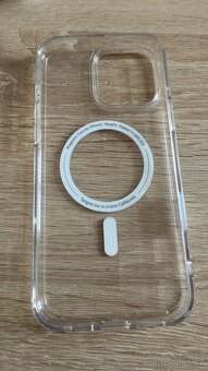 Prodám kryty a ochranné skla na iPhone 16 pro max - 4