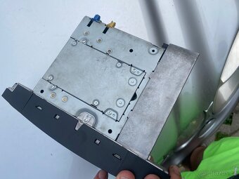 Mercedes w211 radio - 4
