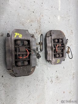 Zadní Brzdové třmeny Brembo VW Touareg - 4
